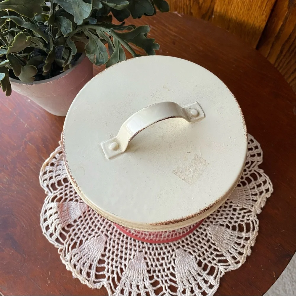 Retro Red and White Tea Canister Kitchen Accessory EUC